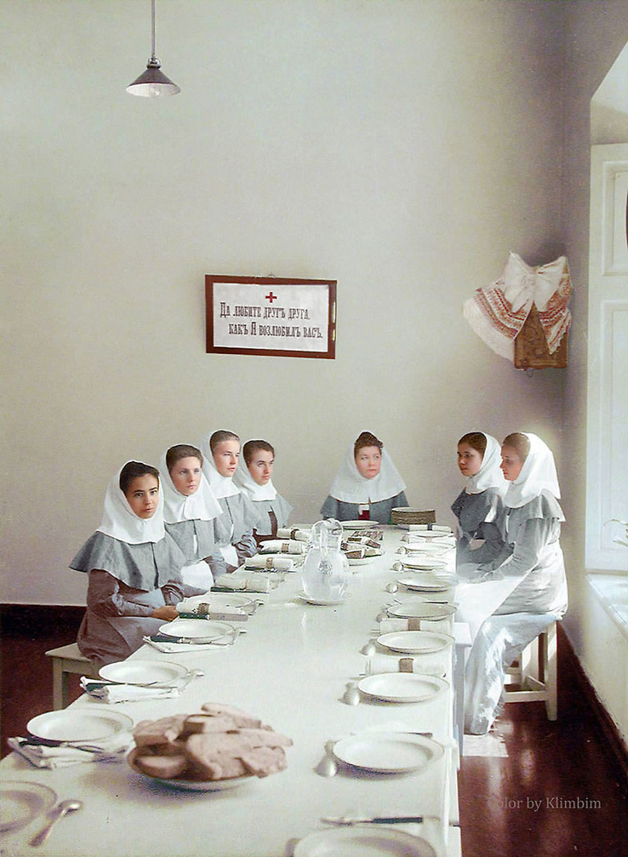 Сестры милосердия в столовой, 1900-е время, россия, фотография, цвет