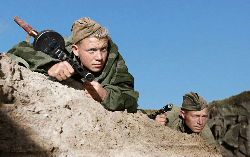 Советские солдаты неподалеку от Севастополя, Крым, 1941 год