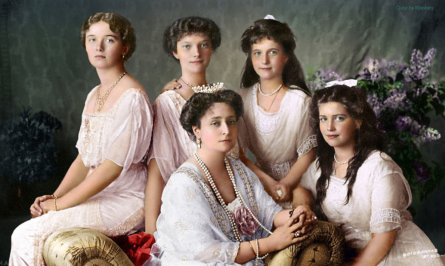 Царица Александра Федоровна с дочерьми, 1913 год время, россия, фотография, цвет