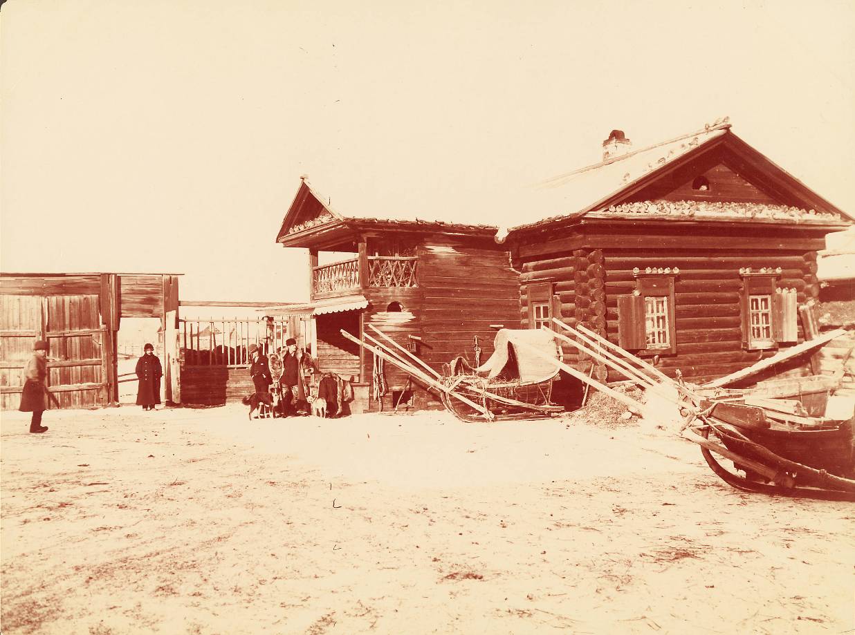 Почтовая станция возле южной оконечности озера Байкал