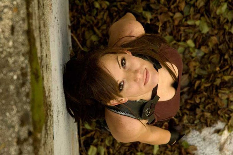 its_all_about_the_boobs_in_lara_croft_cosplay_40