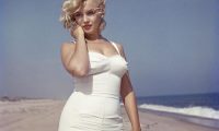 17 фото Мэрилин Монро на пляже, 1957 год