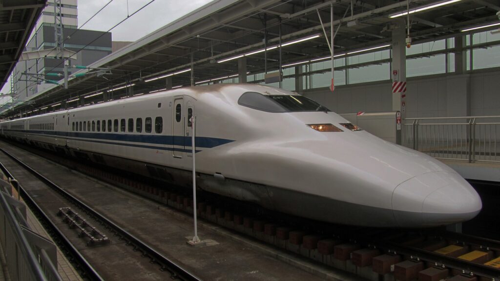 Япония Скоростной поезд «Синкансэ́н»