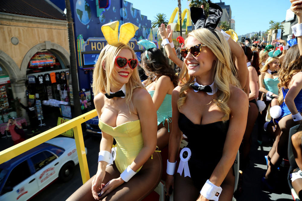 Кролики на параде в честь 60-летия Playboy (25 фото)