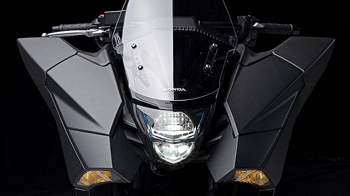 Футуристический мотоцикл Honda NM4 Vultus</p>
<p>