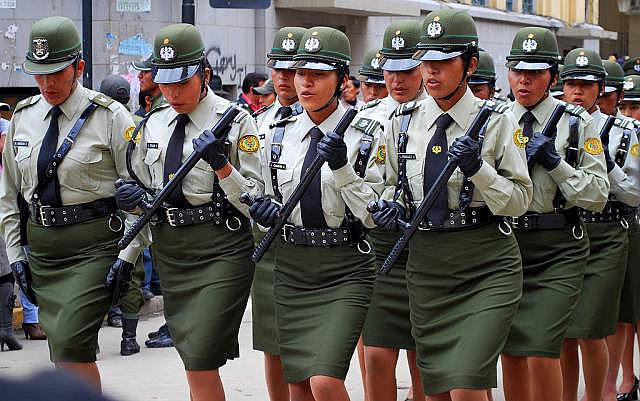 Девушки в армии в разных странах мира</p><br />
<p>