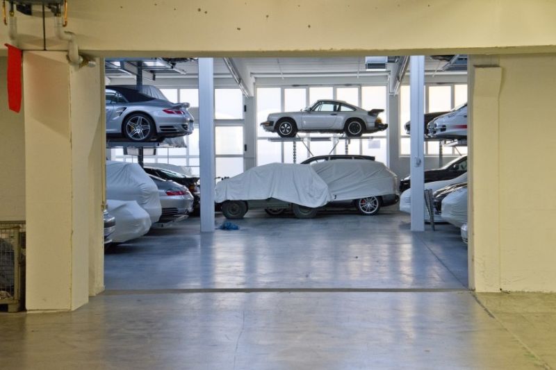 Закрытый музей Porsche в Штутгарте