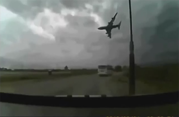 Крушение Боинга 747 в Афганистане снято на видеорегистратор